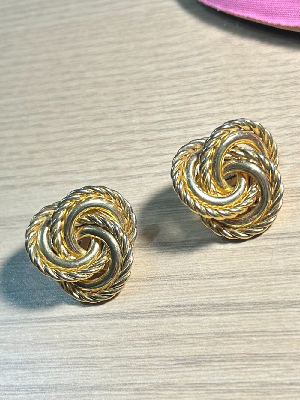 Vintage Signed Sarah Coventry Gold Tone Twisted Rope Love Knot Clip Earrings